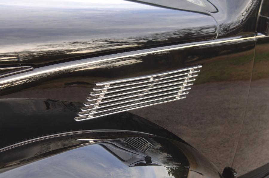 Детали экстерьера Lincoln Zephyr Coupe (HB-720) 1937 года  (фото 37 из 46)